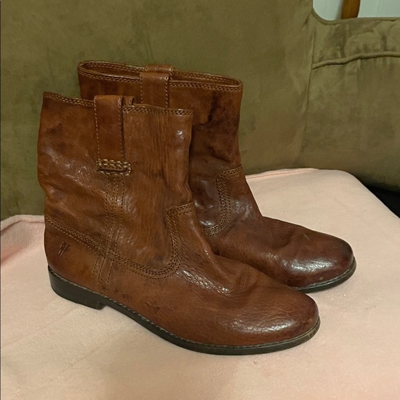 Frye Rustic Brown Leather Boots - Picture 1 of 17